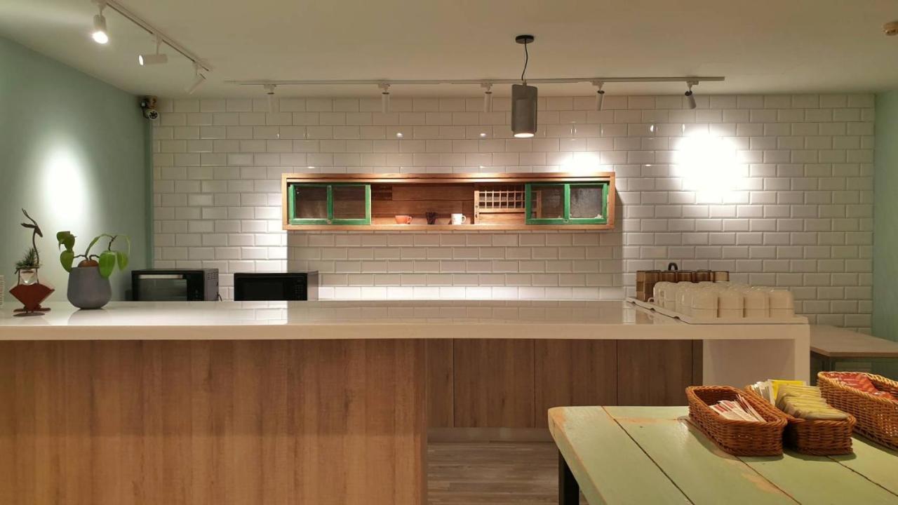 Talmud Business Hotel - Zhongshan Taichung Buitenkant foto