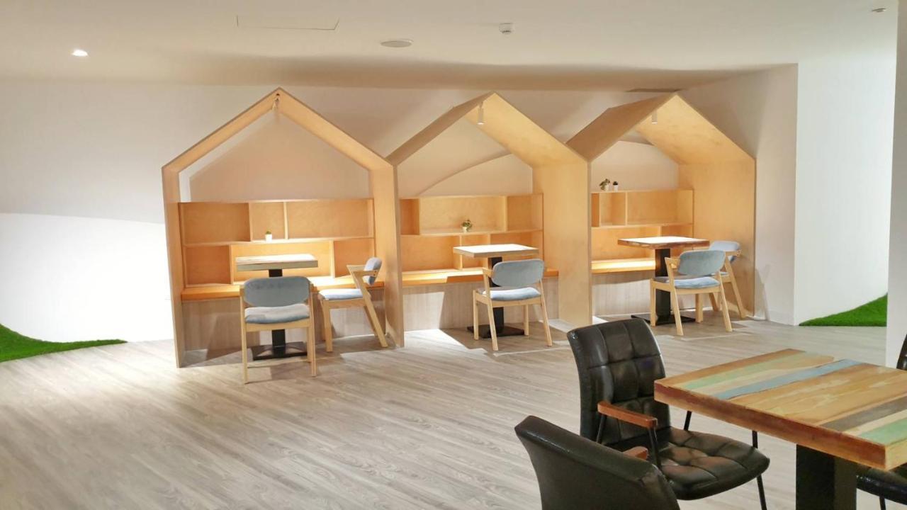 Talmud Business Hotel - Zhongshan Taichung Buitenkant foto