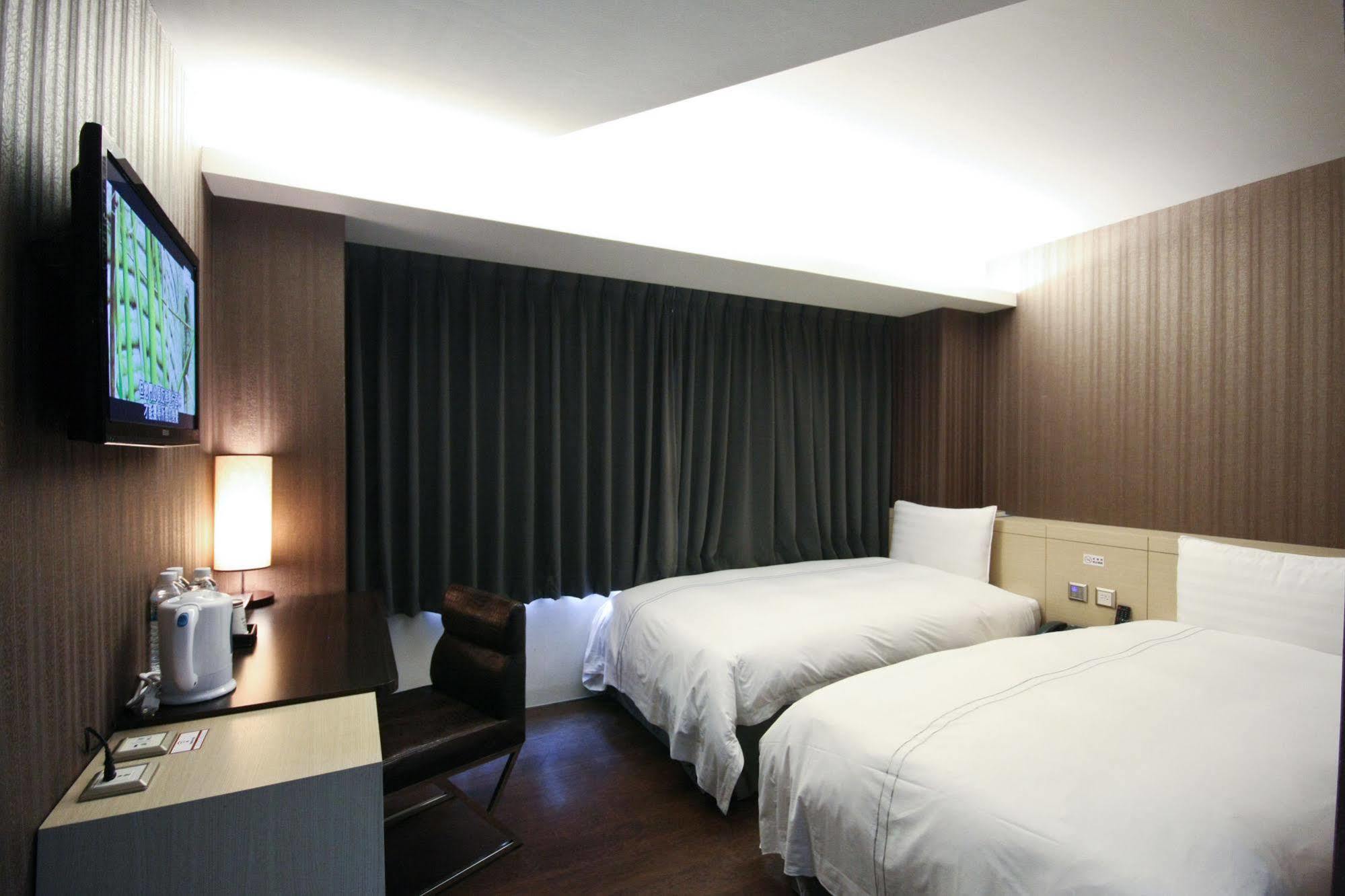 Talmud Business Hotel - Zhongshan Taichung Buitenkant foto