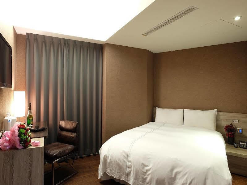Talmud Business Hotel - Zhongshan Taichung Buitenkant foto