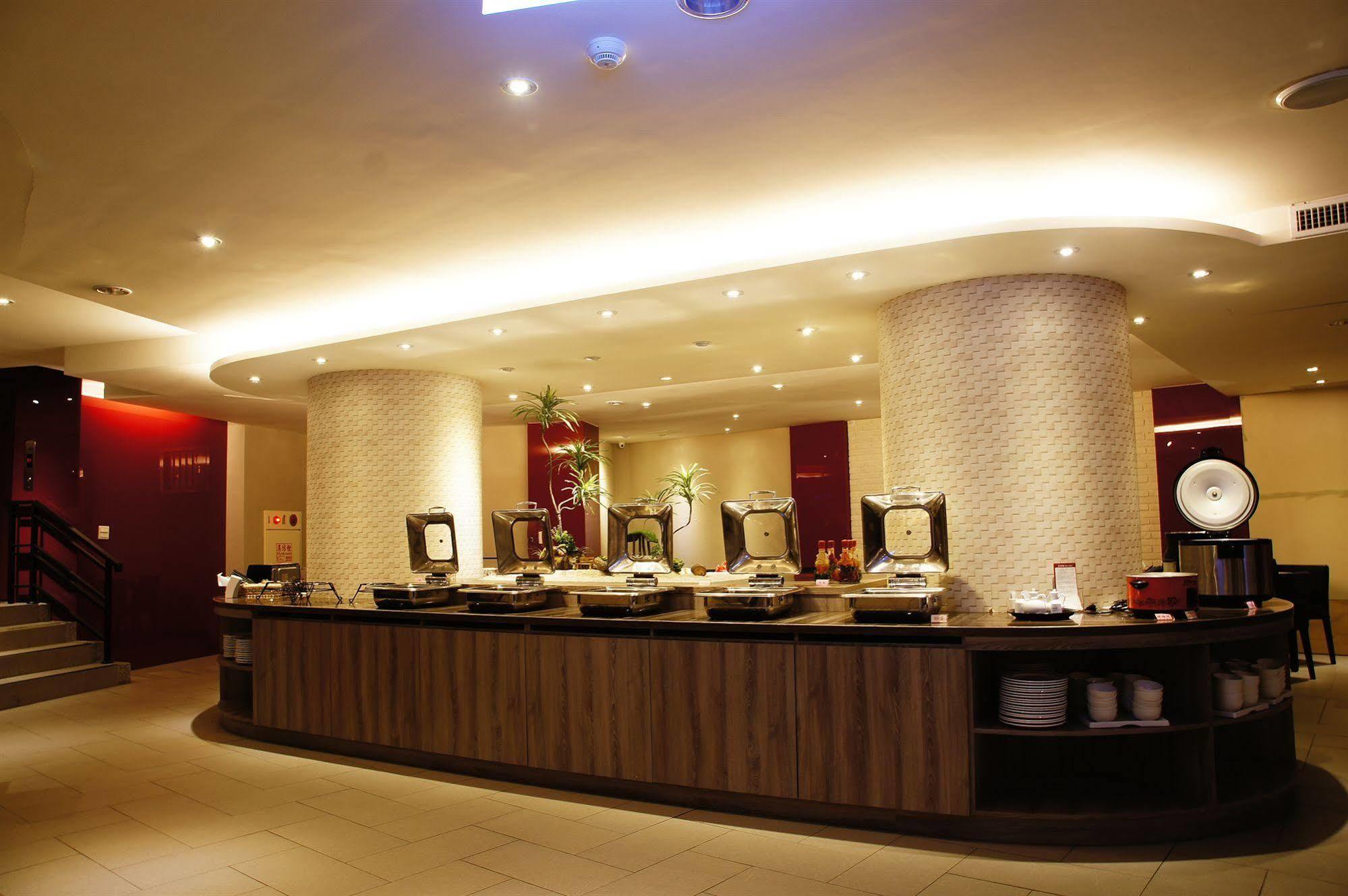 Talmud Business Hotel - Zhongshan Taichung Buitenkant foto