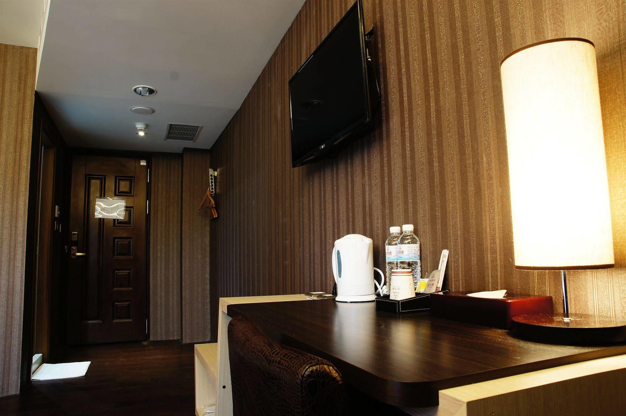 Talmud Business Hotel - Zhongshan Taichung Buitenkant foto